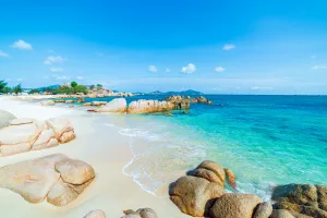 Beach-Cam-Ranh-Nha-Tran