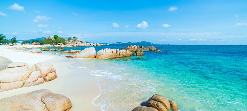 Beach-Cam-Ranh-Nha-Tran